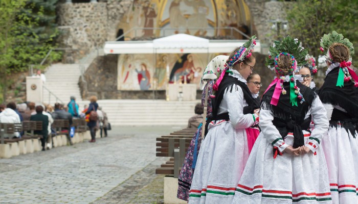 Vasárnapi szentmisék a szabadtéren
